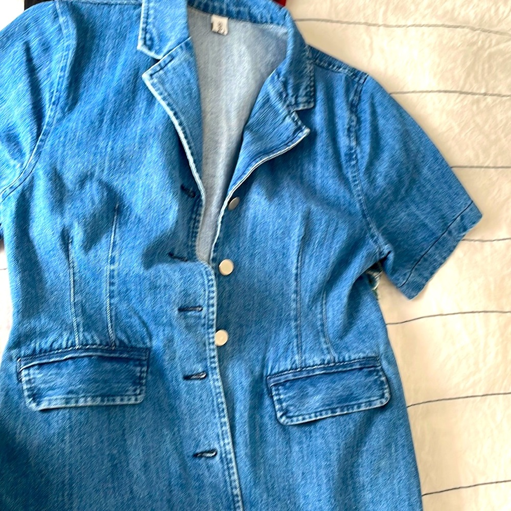 Denim button front short sleeved dress. S/M